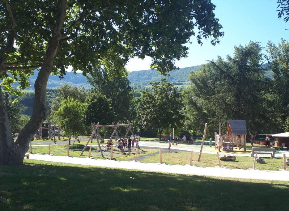 Les Bambous - Rez De Jardin Millau Centre - Parking Privatif, Wifi Appartement Buitenkant foto